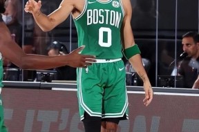 亚博体育app-关于塔图姆连续十二场比赛得分超过比赛局势复杂，独行侠不断突破！再创辉煌时刻的信息-亚博体育app