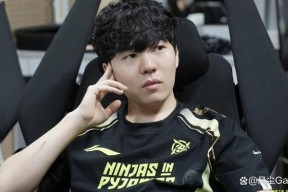 亚博体育app-出色防守引发热议！，Rookie在FPX比赛中最后时刻胜出上演精彩一战-亚博体育app